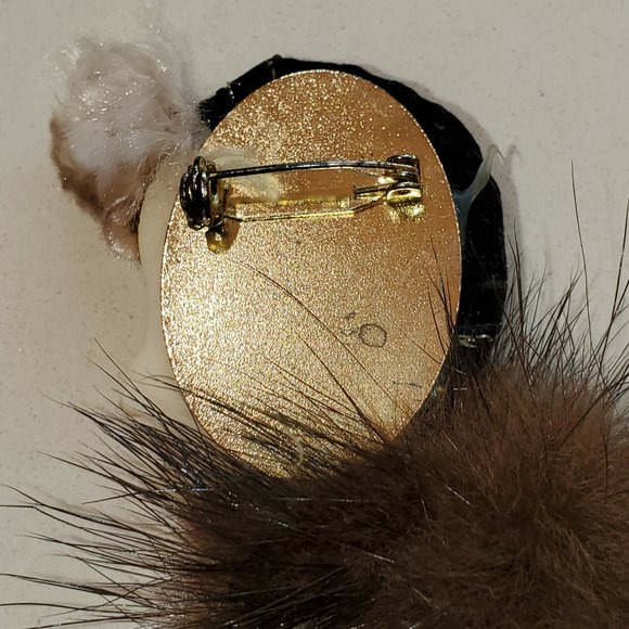 TRUE VINTAGE LADY PIN WITH HAIR - Picture 4 of 4